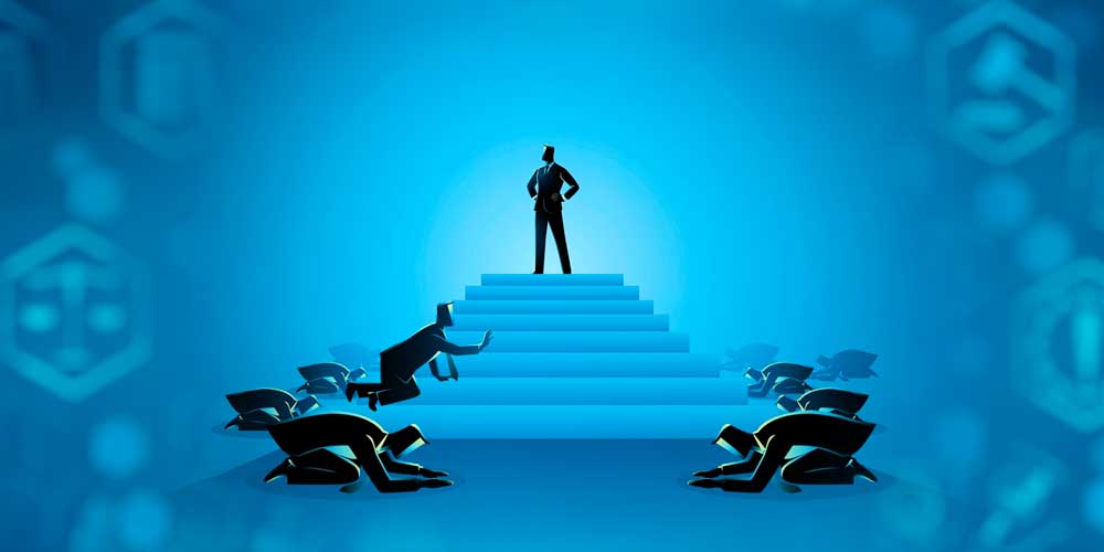 Figura de poder en la cima de una escalera jerárquica Luis F González Colón